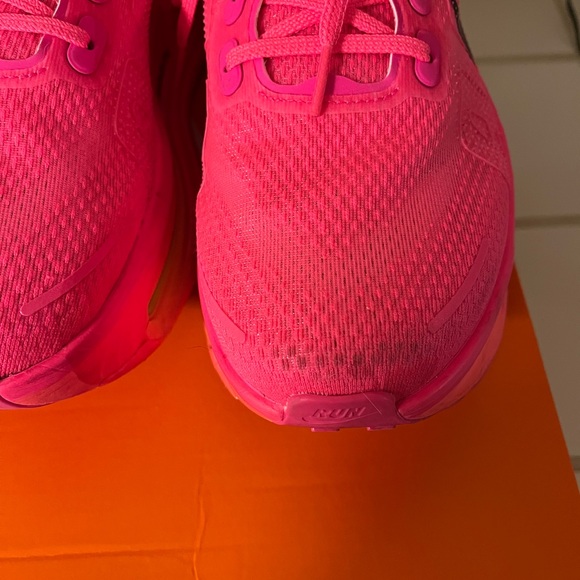 Nike Vomero Premium - Picture 2 of 8